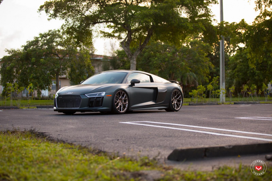Audi R8 �� ������ CG204
