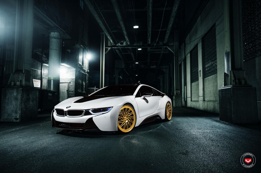BMW i8 �� ������ LC105T