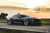 ���� ������� Vossen: Ford Mustang �� ������ Vossen LC102