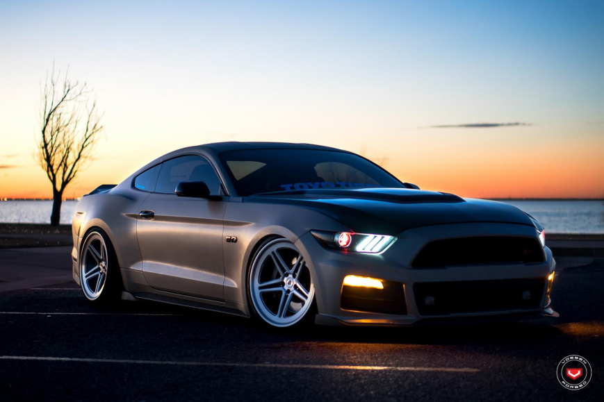 Ford Mustang �� ������ LC102
