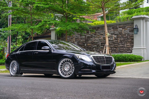 Mercedes S-Class на дисках Vossen ML-R2 Mercedes S-Class на дисках Vossen ML-R2